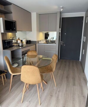 Private kitchen - Hermoso y nuevo Apartamento serca de la playa en Reñaca con parking y piscina. (Viña del mMar)