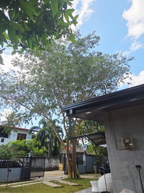 Front of property - Trump House  (Anuradhapura)