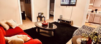 Brilliant 2-bedroom apartment with AC in vibrant Troy