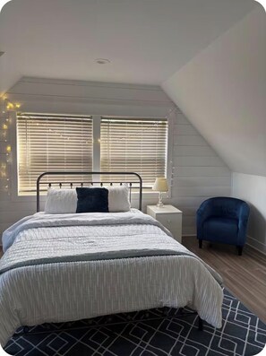 Room - Cozy cabin ideal for relaxing with friends and family! (Nekoosa)