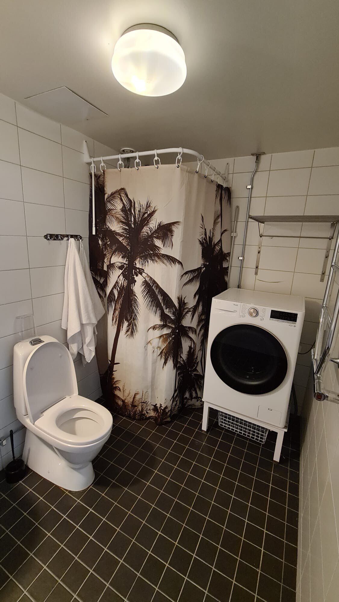 Shower, towels