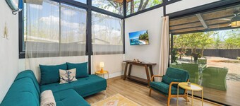 Cozy Home Steps to quiet Beaches