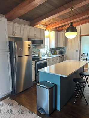 Microwave, oven, stovetop, dishwasher