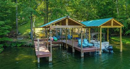 Four bedrooms in two side-by-side rustic lake cabins in Spring City, TN