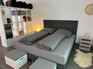 1 chambre, bureau, Wi-Fi gratuit, draps fournis