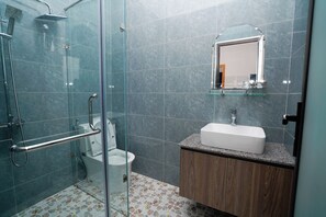 Family Apartment, Balcony, Valley View | Bathroom