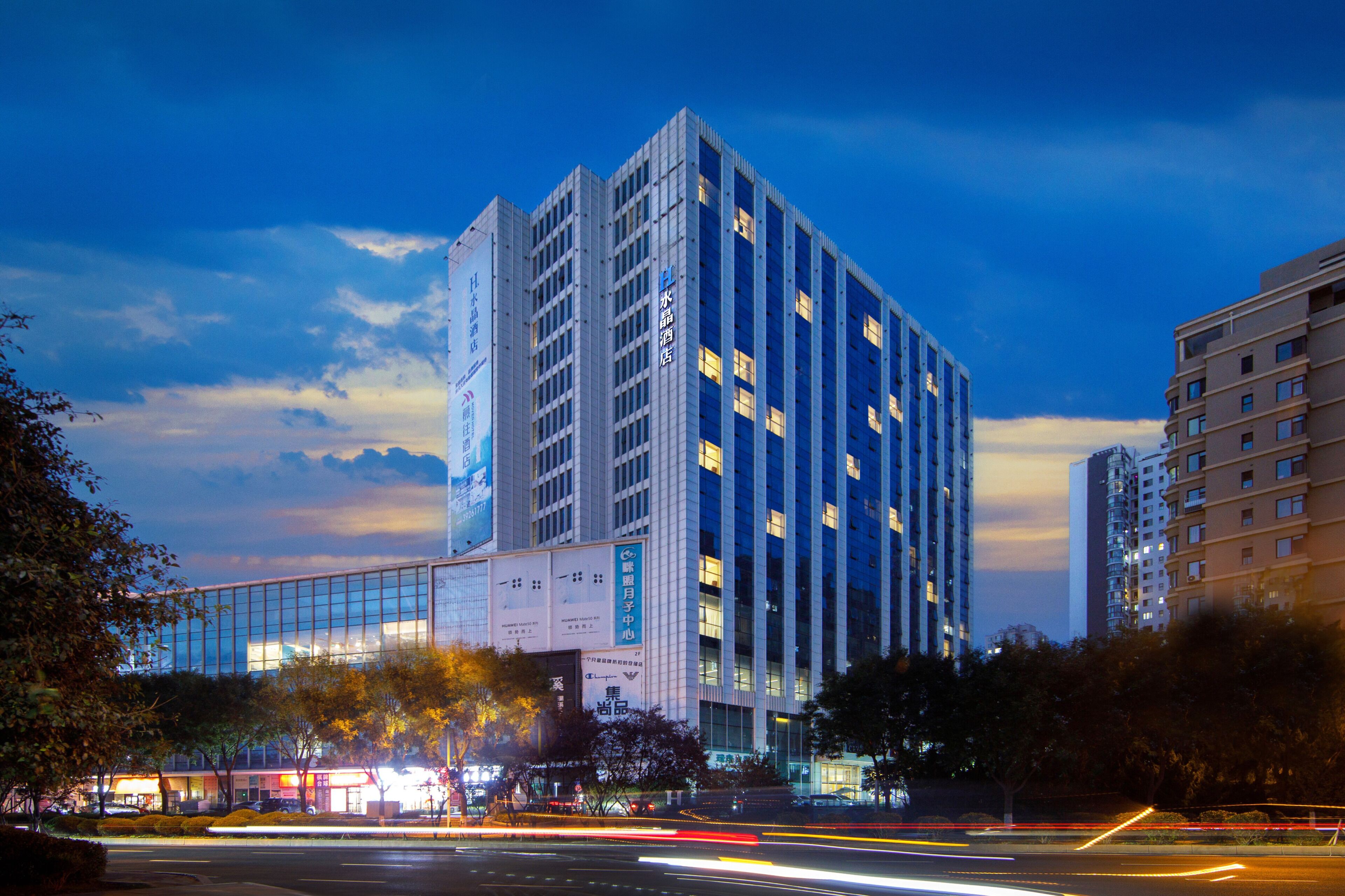 المنشأة من الخارج