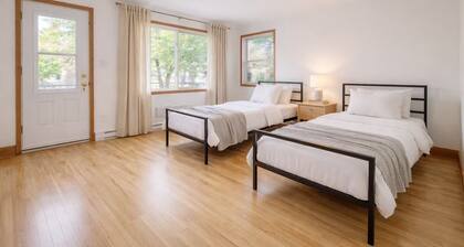 Spacious 2BR, Near Metro, Full Kitchen