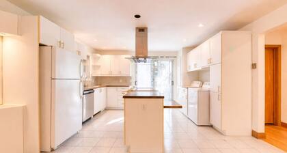 Spacious 2BR, Near Metro, Full Kitchen