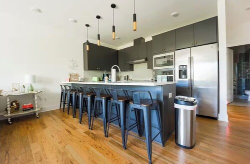 Spacious 4-bedroom townhome in tranquil Nashville with AC