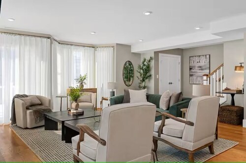 SkyDeck Stylish Stay