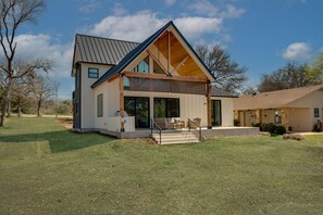 Exterior - Top Rated Pecan Paradise in HSB Waterfront Fishing (Horseshoe Bay)