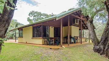 Casa rural Comfort, diversos llits, vistes al jardí | Exterior