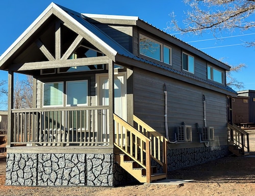 Cozy Tiny Home with Loft Sleeps 6