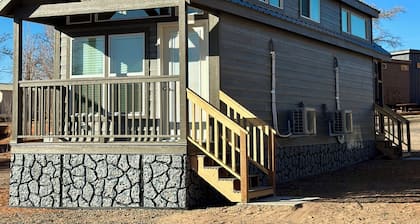 Cozy Tiny Home with Loft Sleeps 6