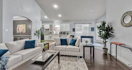 Modern & Cozy 3BR Home & Close to Lake