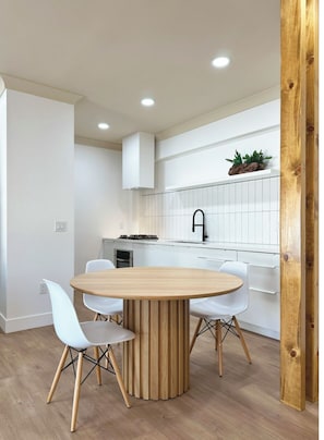 Dining - masterfully blend modern luxury studio with thoughtful details (Los Angeles)