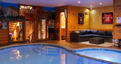 The Fox Lodge - Luxury Cabin w/ Heated Indoor Pool & Poker Room