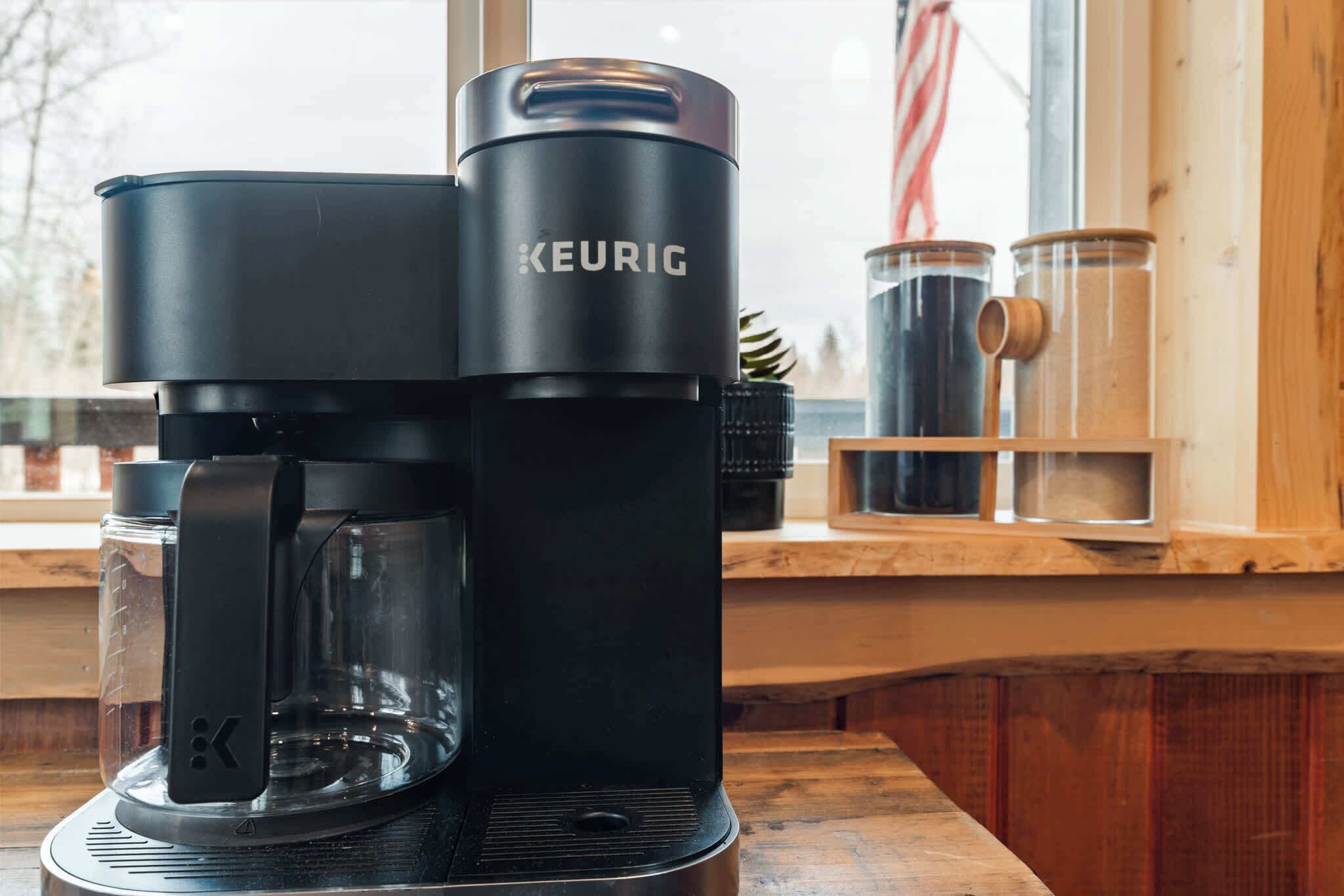 Coffee maker with complimentary starter K-cups for slow mountain mornings.