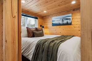 WiFi, bed sheets - Rustic Glamping Cabin Near Sandpoint (Sandpoint)