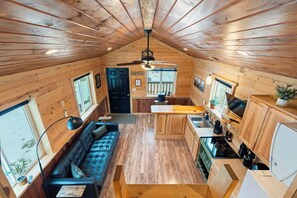Coffee/tea maker, fridge, toaster, cookware/dishes/utensils - Rustic Glamping Cabin Near Sandpoint (Sandpoint)