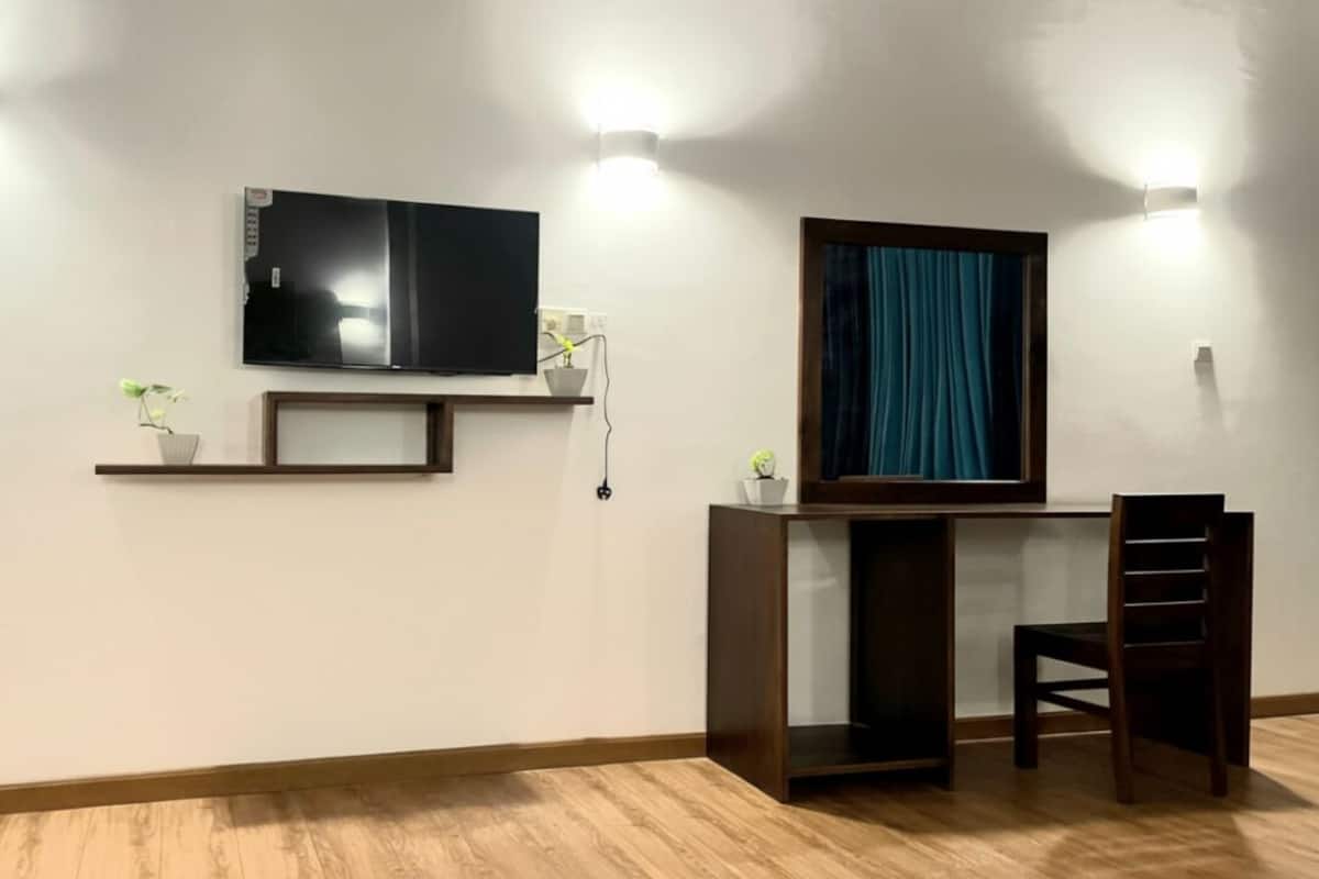 Habitación Deluxe con 2 camas individuales, vista al lago | Escritorio y wifi gratis