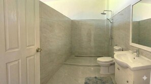Shower, free toiletries, hair dryer, towels