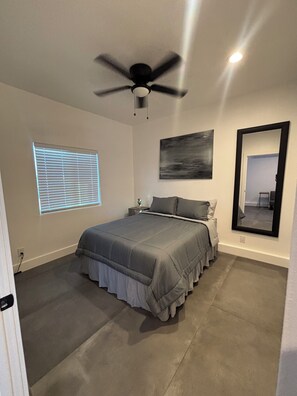 WiFi, bed sheets - Relax and recharge private studio in Indio, CA (Indio)