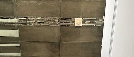 Toallas, jabón, papel de baño