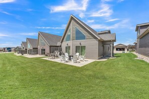 Exterior - Lake Okoboji Vacation Cabin at Bridges Bay | Waterpark Passes + Close to Arnolds Park (Arnolds Park)