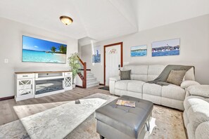 Living area - Lake Okoboji Vacation Cabin at Bridges Bay | Waterpark Passes + Close to Arnolds Park (Arnolds Park)
