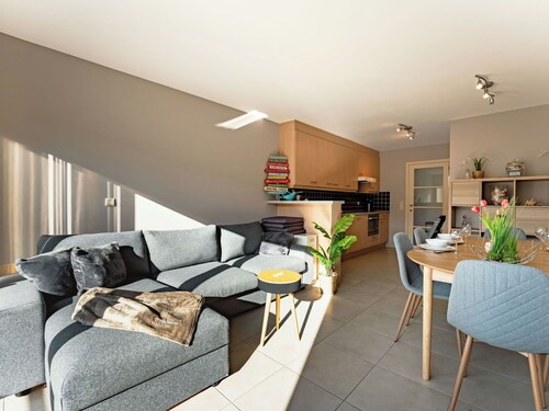Beautiful apartment for 5 guests with WIFI, TV and balcony