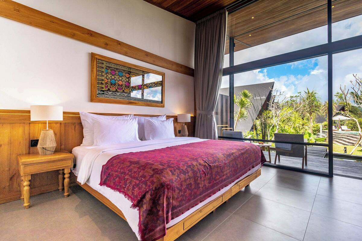 Lanai Suite | เครื่องนอนระดับพรีเมียม, โต๊ะทำงาน, ผ้าม่านกันแสง, Wi-Fi ฟรี
