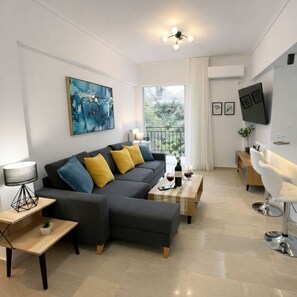 TV - New 7 Minutes walk to Acropolis Museum (Athina)