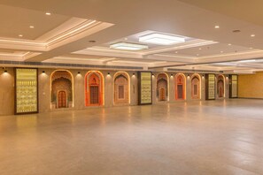 Kawasan bankuet terbuka