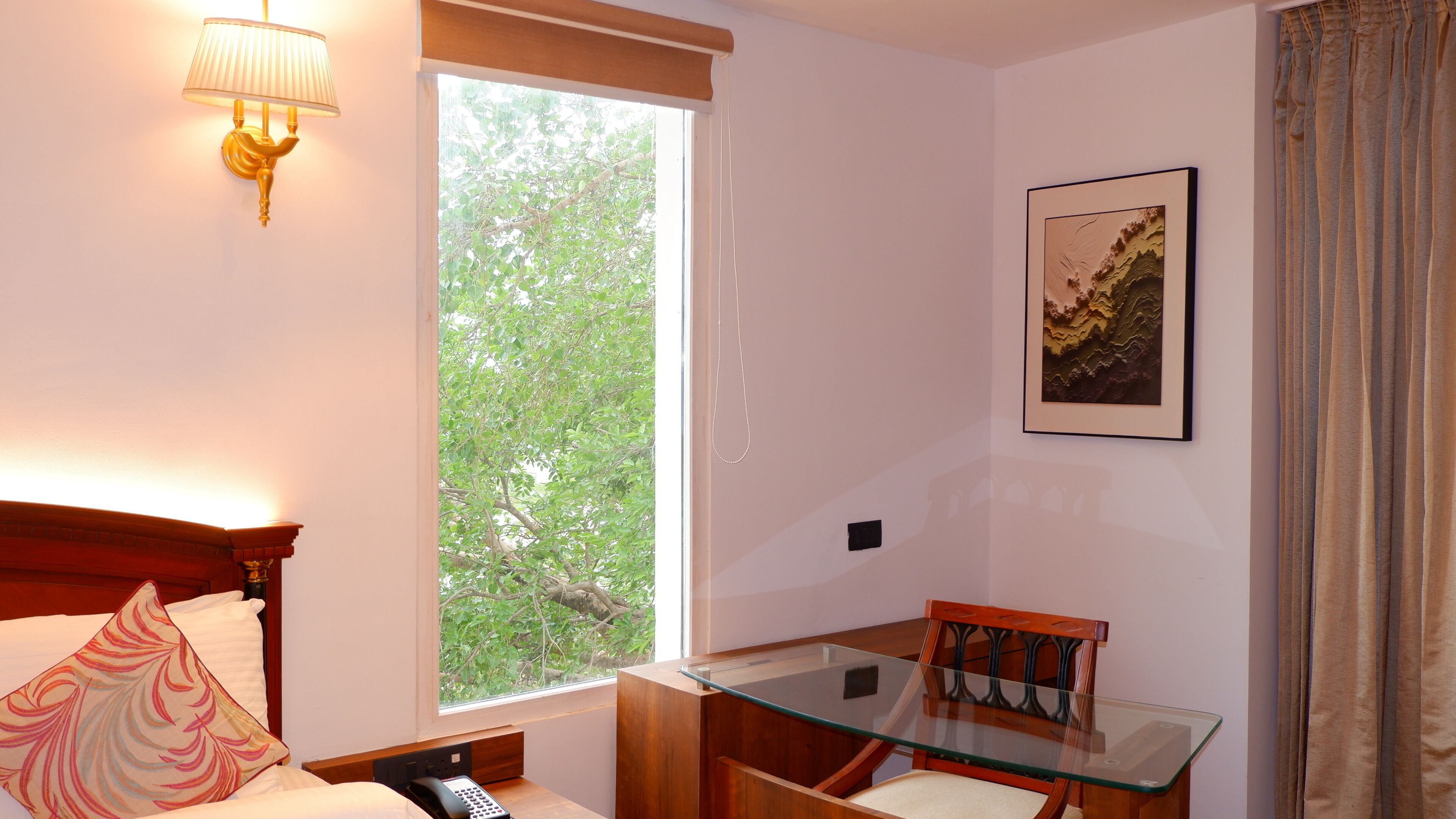 Iron/ironing board, free WiFi
