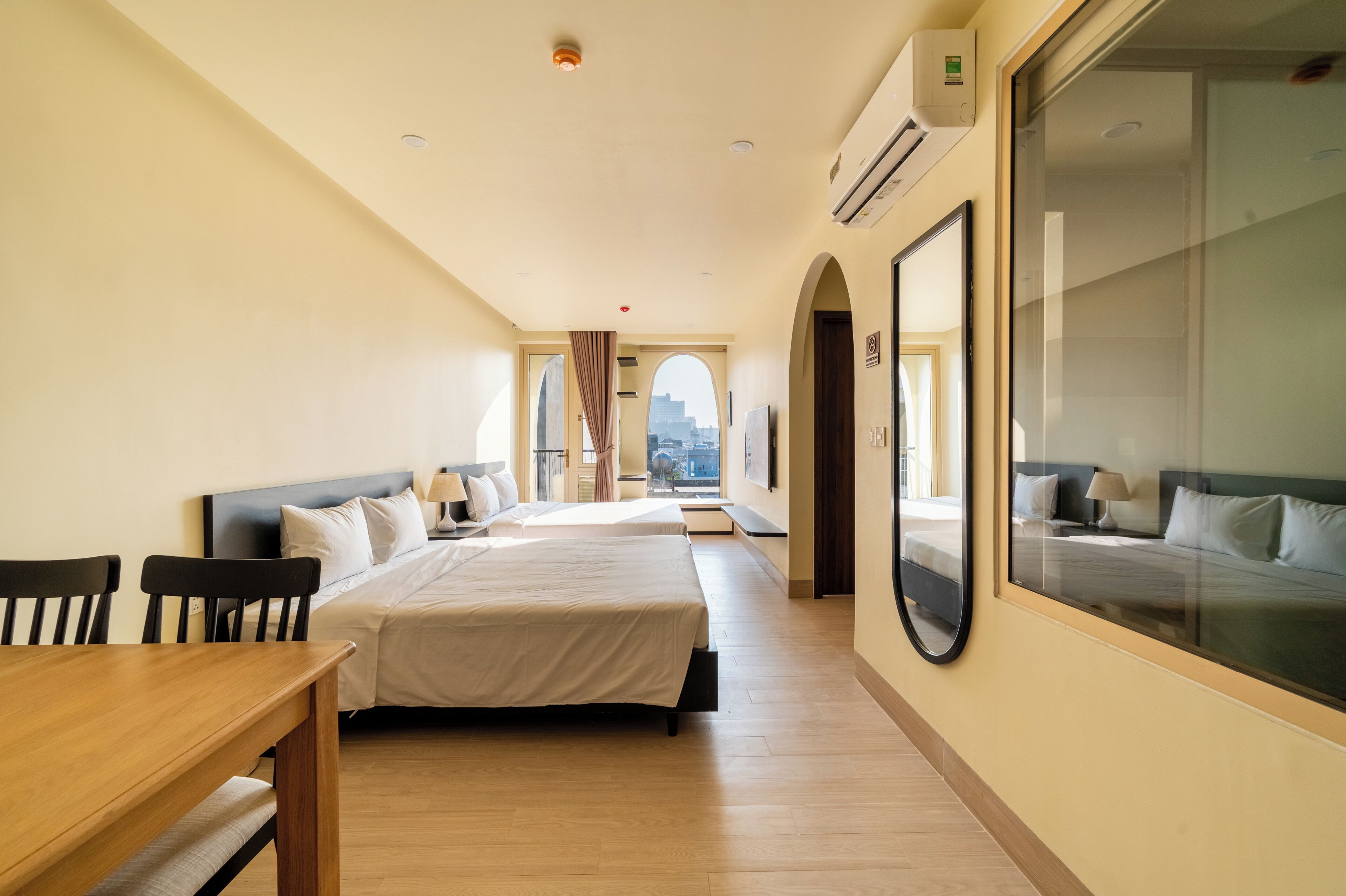Căn hộ dành cho gia đình, 1 phòng ngủ, quang cảnh thành phố | Bộ đồ giường cao cấp, minibar, két bảo mật tại phòng, bàn 