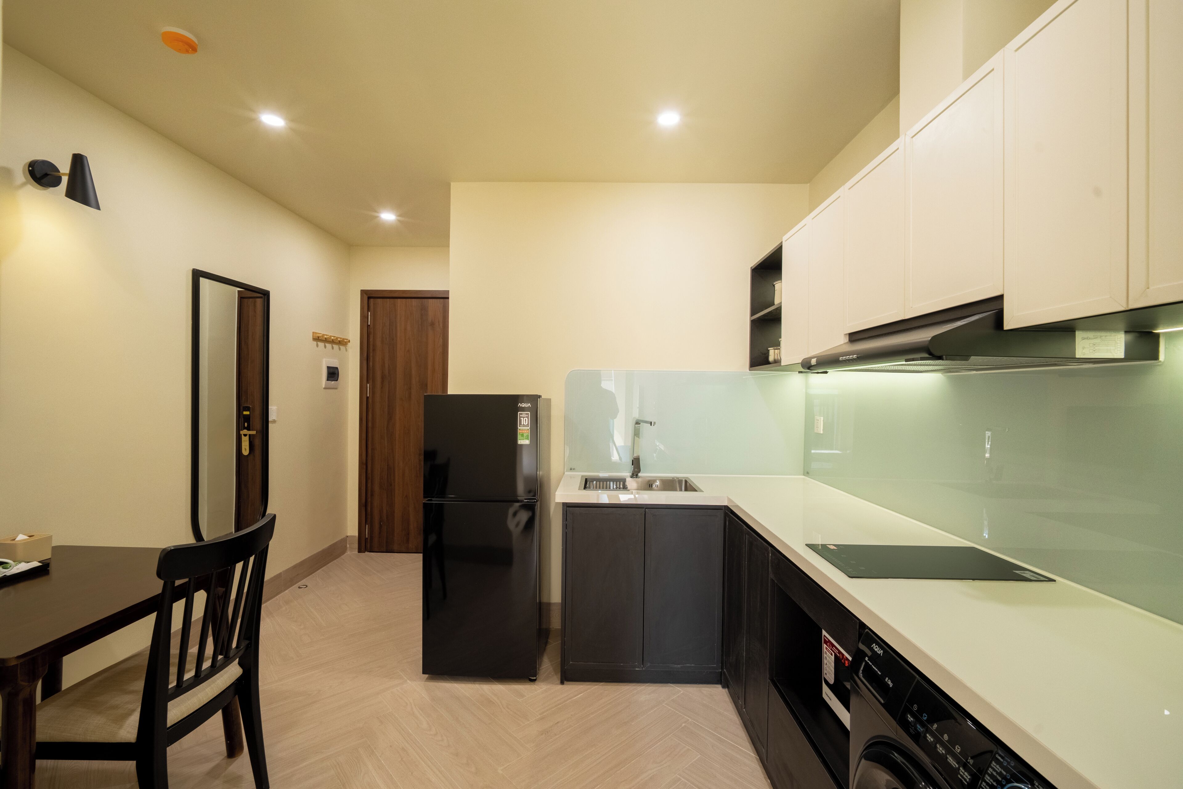 Deluxe Apartment, 1 Bedroom, Balcony, City View | Private kitchen | Mini-fridge