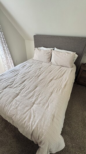 3 bedrooms, WiFi (free), bed sheets