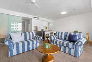 TV - Belle Escapes 403 Harbour Lights (Cairns)