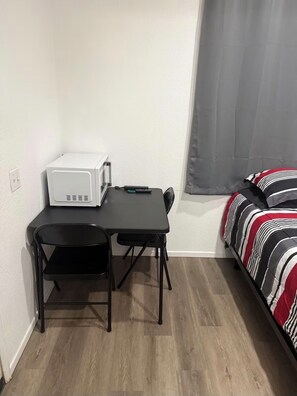 1 bedroom, iron/ironing board, WiFi, bed sheets - Serene casita with AC in beautiful Coachella perfect for getaway (Coachella)