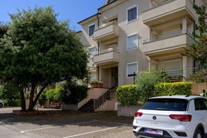 Exterior - Holiday apartment with air conditioning and balcony (Premantura)