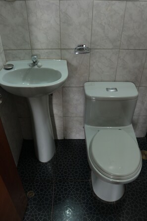 Superior-Doppelzimmer, Gartenblick | Badezimmer