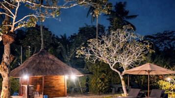Kolam renang outdoor