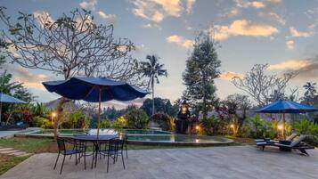 Deluxe Room, Valley View | Pool