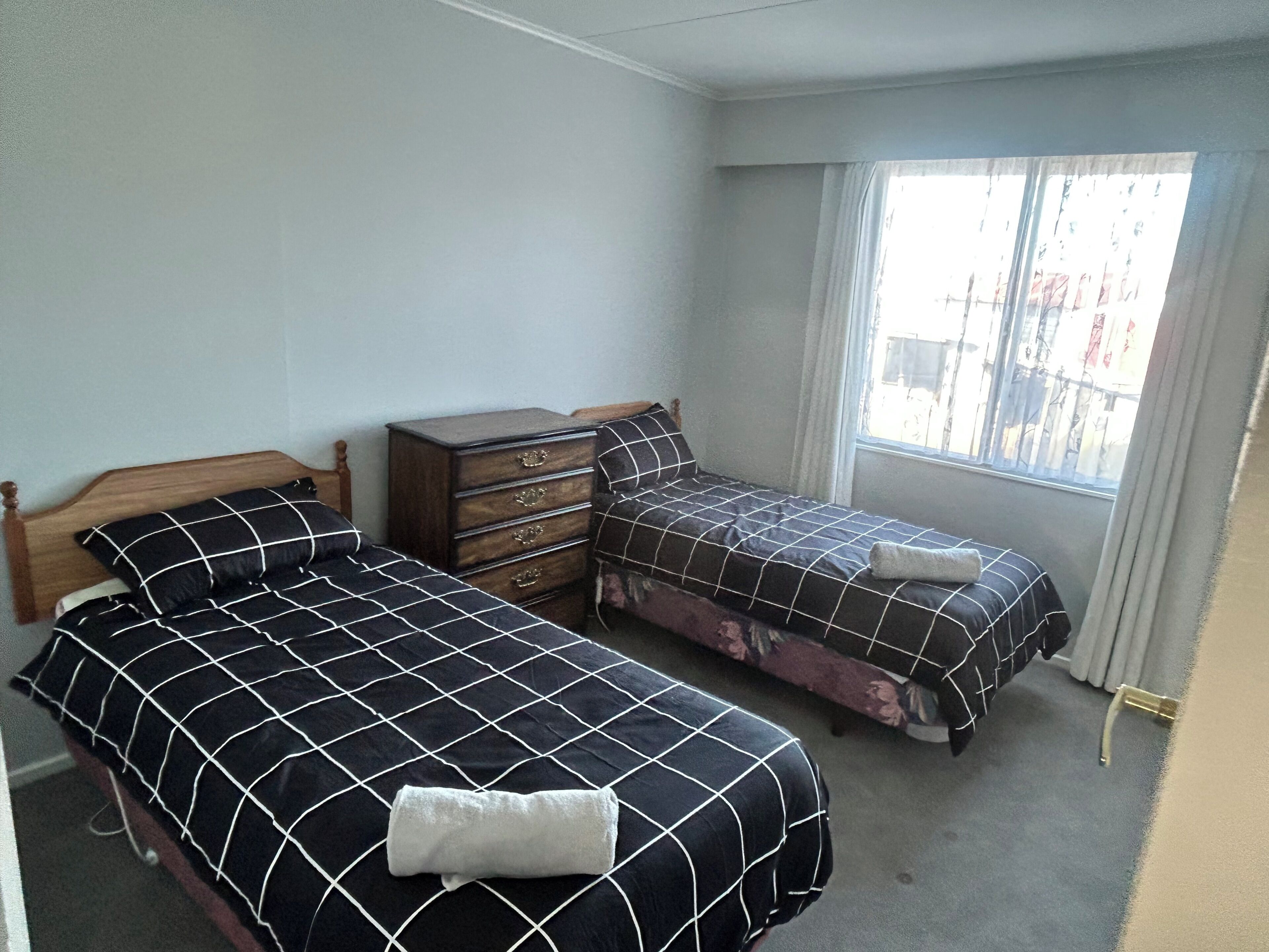 3 bedrooms, bed sheets