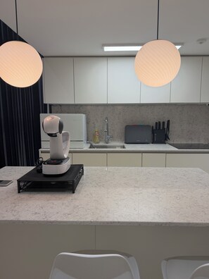 Private kitchen - A luxury loft-style one-bedroom home in Gangnam (Seoul)