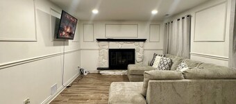 Welcoming 3-bedroom condo in charming Lynwood