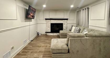 Welcoming 3-bedroom condo in charming Lynwood