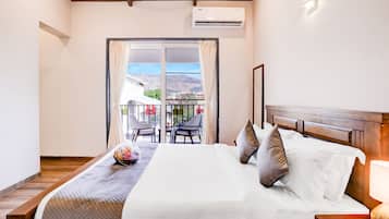 Villa, Garden View | Iron/ironing board, free WiFi